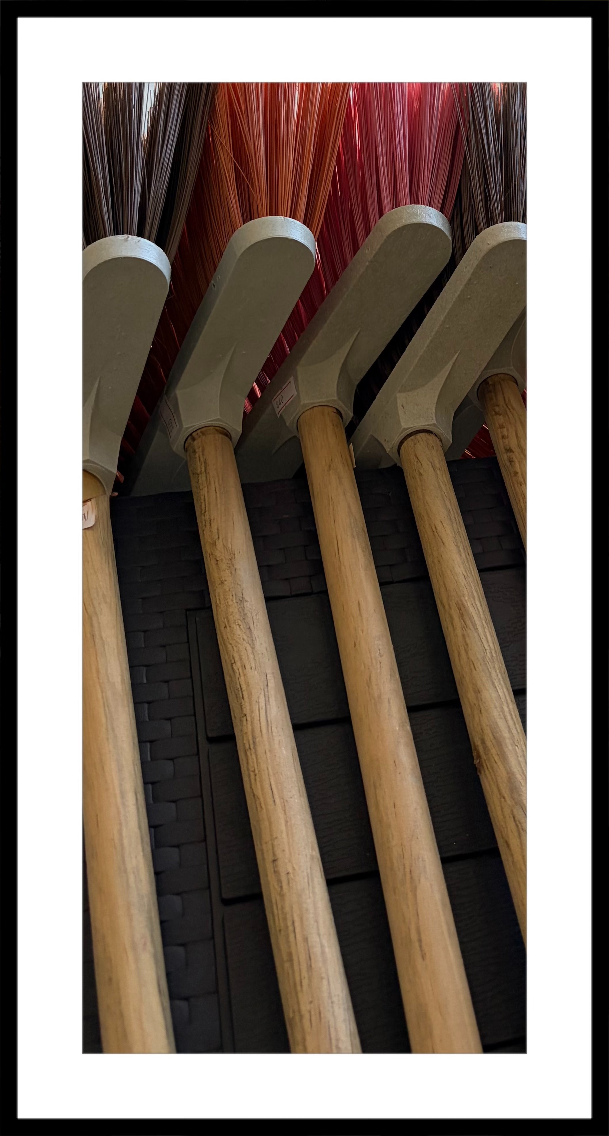 ESCOBA DIAMANTE CEPILLO MEDIANO CERDAS SEMIRIGIDAS C/BASTON