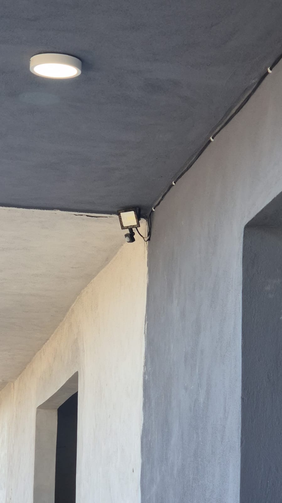 REFLECTOR CON SENSOR DE MOVIMIENTO