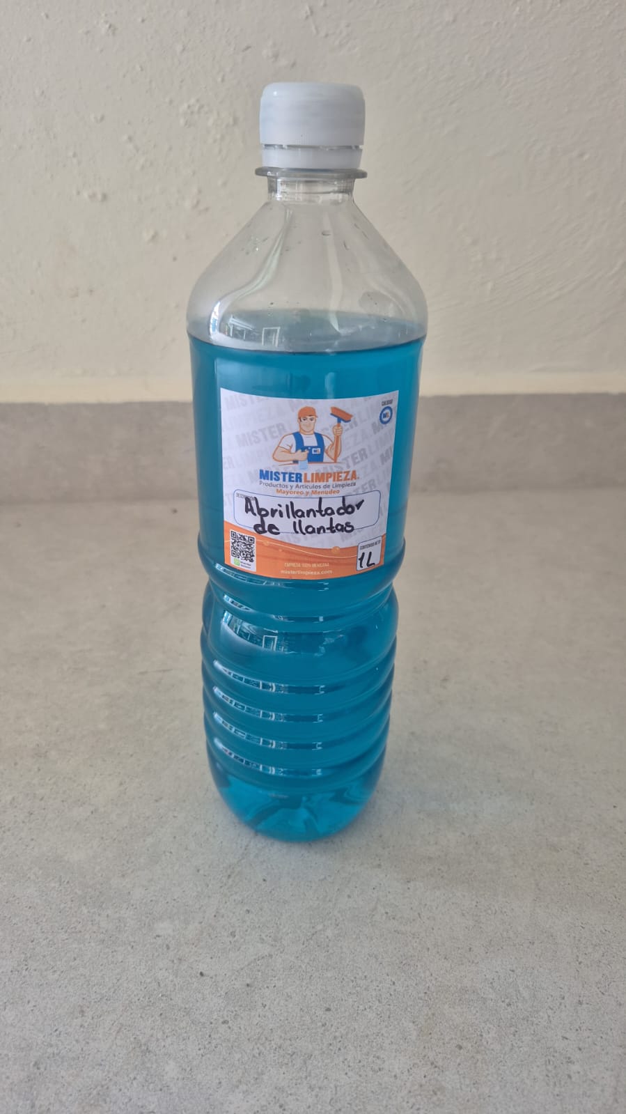 ABRILLANTADOR PARA LLANTAS 1 LT